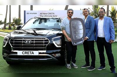 Shahrukh Khan Becomes 1st Owner of All-New Hyundai Creta in India, Deliveries Begin