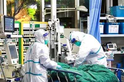 Hong Kong Medical Staff Strike for Third Day as Locally Transmitted Virus Cases Rise