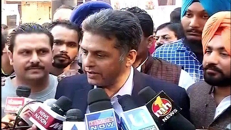 Uddhav Thackeray Needs to be Briefed about NPR and CAA, Says Congress Leader Manish Tiwari