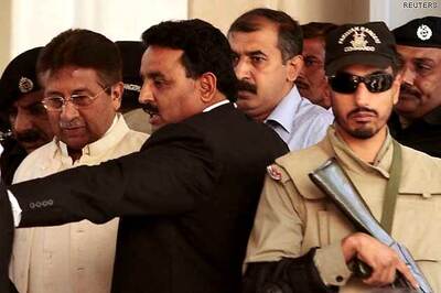 Pak: Court issues non-bailable warrant against Musharraf