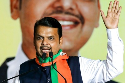 Devendra Fadnavis Meets Governor, Seeks Release of Funds for Farmers