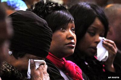 Pressure on Mandela to attend WC final: family