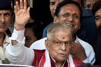 PM Modi Greets Murli Manohar Joshi on His Birthday