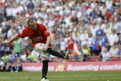 ManU beat Chelsea, lift Community Shield