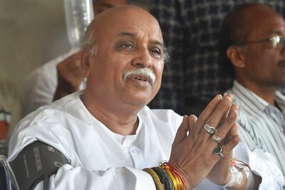 Pravin Togadia’s Car Hit by Truck in Surat, Alleges Conspiracy to Kill Him