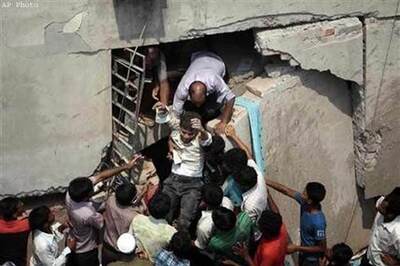 Bangladesh building collapse toll climbs to 700