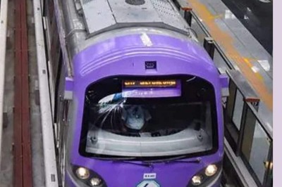 Woman Dies by Suicide at Kolkata Metro Station, Services Disrupted