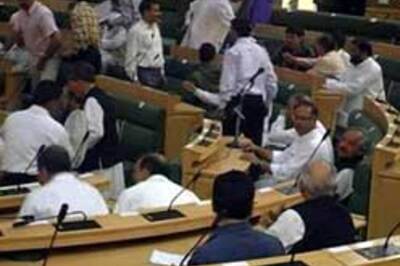 Blast rocks Srinagar as Azad's floor test begins