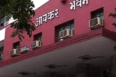 Income Tax Raids on Kolkata-based Group Leads to Over Rs 300 Crore Black Money
