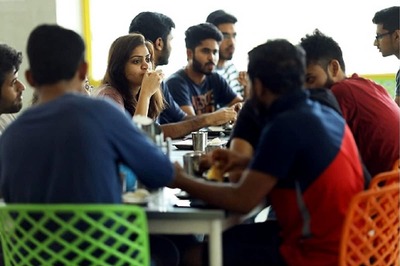 Maharashtra Minister Meets Governor to Discuss Online Varsity Exams