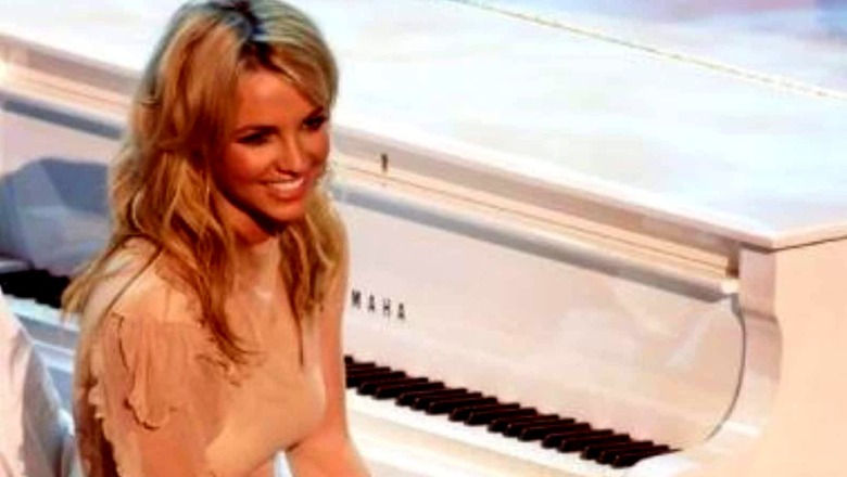 Britney Spears Freed: Sophie Turner, Paris Hilton Join Others in Cheering for the Singer as Conservatorship Ends
