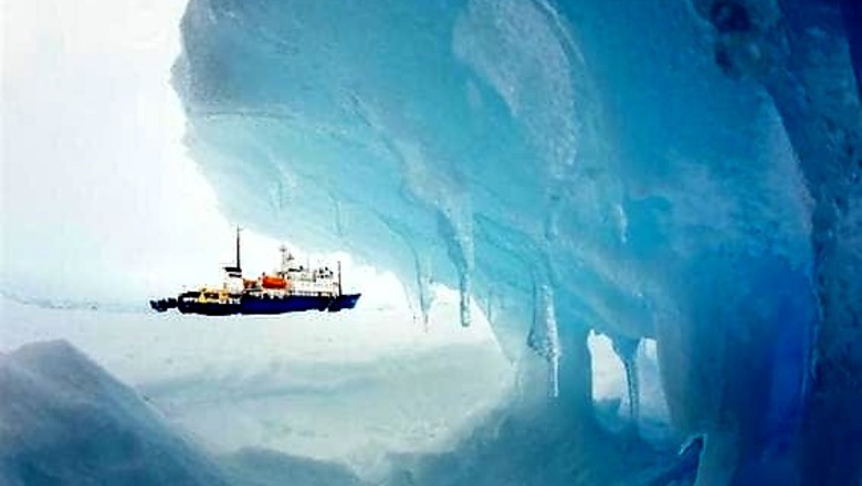 Helicopter rescue begins for passengers stuck in Antarctic ice
