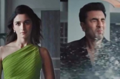 Alia Bhatt Angry At Ranbir Kapoor As He Gets Sprayed By Champagne For Winning Award | Watch