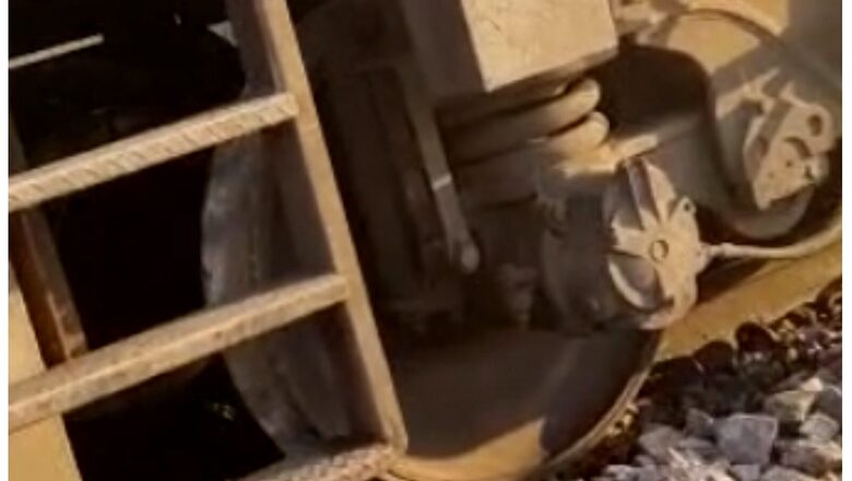 Telangana: Six Coaches of Godavari Express Derail, No One Injured