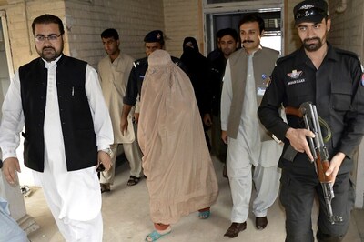 Pakistan Province Seeks to Halt Famed NatGeo Girl's Deportation