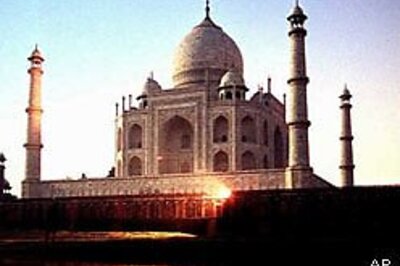 Security concerns over full moon view of Taj Mahal