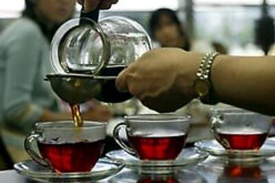 Drink tea to stave off bile stones