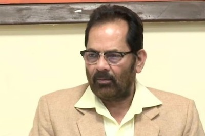 Minority Affairs Minister Naqvi Asks Muslims to Follow Social Distancing & Lockdown During Ramzan