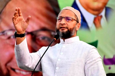 'Only Trump Left to Campaign Now': Owaisi Takes Dig at BJP as Bigwigs Try to Wrest Win in Hyd Polls