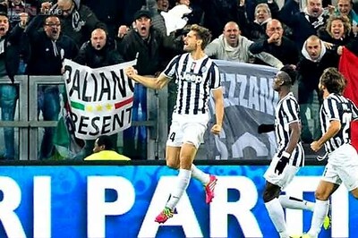 Juventus thrash Napoli 3-0 to close gap on top in Serie A