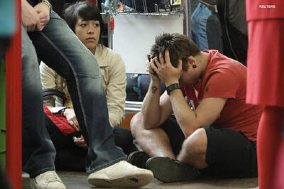 Volcanic ash: UK airspace remains shut down