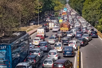 Farmers' Protest Makes Vehicles Crawl on DND Flyover, NH-48; A Look At Alternative Routes For Commuters