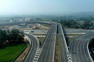 Life in Fast Lane: Notification Issued to Bar Entry of Slow-moving Vehicles on Delhi-Mumbai Expressway