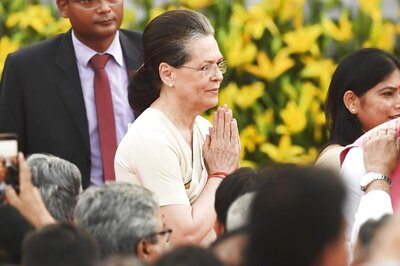 PM Modi Greets Congress Chief Sonia Gandhi on Her Birthday