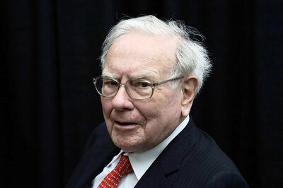 Warren Buffett Rails Against Fee-Hungry Wall Street Managers