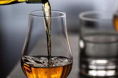 Delhi Alcohol Prices Drop as Retailers Give Out Heavy Discounts; What will be New Liquor Rates?