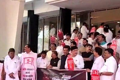 Maharashtra Session: MVA Legislators Protest Against Cooking Gas Price Hike
