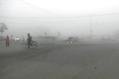 Over 46 Flights Diverted, 17 Trains Delayed After Dense Fog Engulfs Delhi