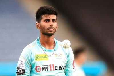 IPL 2024: LSG's Speedster Mayank Yadav Back in Training But Return to Action Remains Unclear Ahead of Clash vs CSK