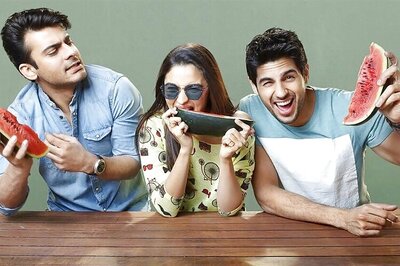 'Kapoor & Sons' not a love triangle: Alia Bhatt, Sidharth Malhotra