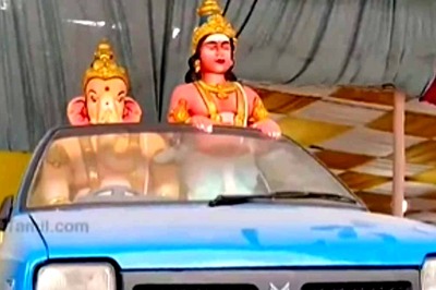 In This Tamil Nadu Society, A Lord Ganesha Idol In A Car