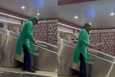 Passenger's Impromptu Gig at Kochi Airport Amid Airline Delays is a Lesson for Impatient Flyers