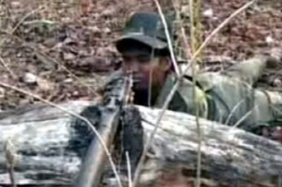 Naxals blow up Doordarshan office in Andhra Pradesh