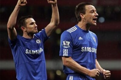 Barcelona back top, Chelsea see off Arsenal