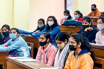 DU's Offline Exams: Students to Get Extra 30 Minutes, Internal Choices