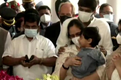 Accompanied by Grandchild, Gen Bipin Rawat's Daughters Pay Last Respects to Parents