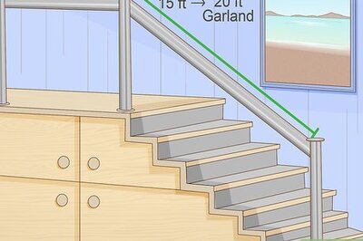 How to Hang Garland on Stairs