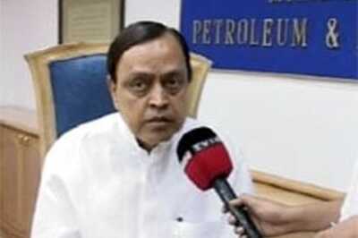 No plans to cut oil prices: Deora