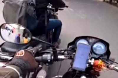 'Genius': Man's Bike Breaks Down, Books Rapido to Push His Two-wheeler to Repair Shop