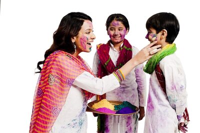 Holi 2021: Wondering What to Wear? Here's Outfits and Styling Tips to Look Vibrant