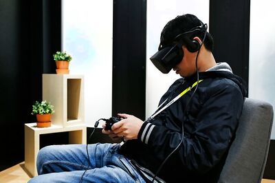 40% Frequent Gamers Want to Buy VR Headsets in 2016: Report