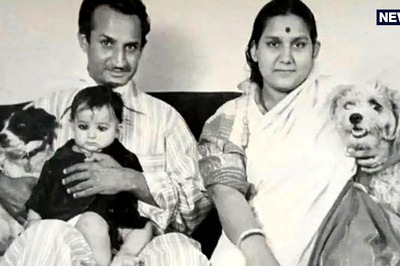 Can You Recognise This Iconic Father-Son Acting Duo In This Vintage Picture?