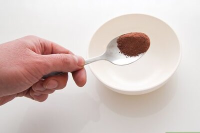 How to Make Cocoa Lip Balm