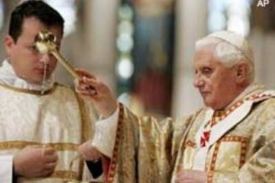 Pope apologises for clergy sex abuse in Australia