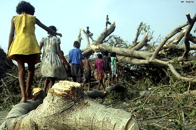 120 dead in storm in WB, Bihar, Assam