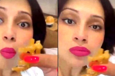 Pregnant Bipasha Basu Has Sugar Cravings, Adorably Munches on Jalebis, Watch Video